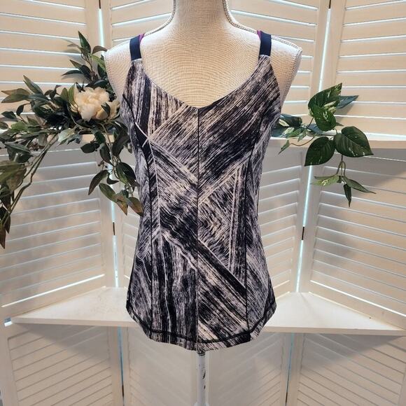 LULULEMON CRISS CROSS BLACK/WHITE BACK TANK SIZE SMALL - Picture 1 of 5